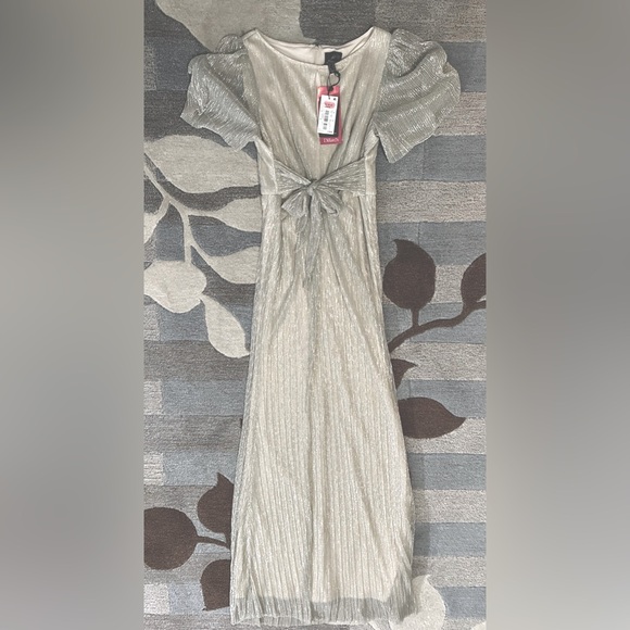 NWT Adrianna Papell Front Ties Textured Metallic Gown Front Keyhole in Stardust - Picture 3 of 10